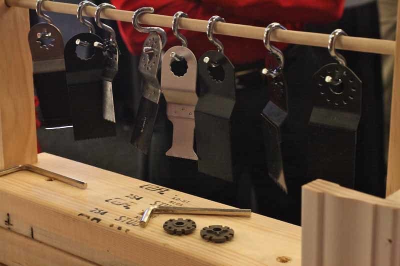 Milwaukee M12 Universal Multi-Tool - accessories