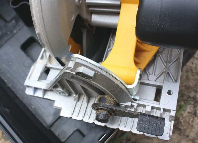 DeWalt DW368 Circular Saw feature 2