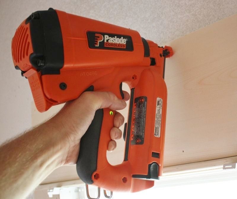 Paslode 900600 Cordless 16-ga Angled Finish Nailer use