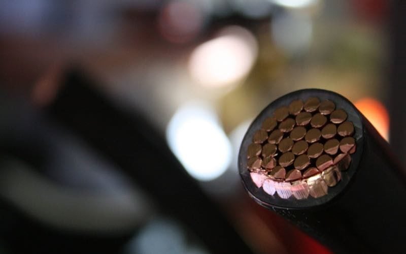 cut electrical cable