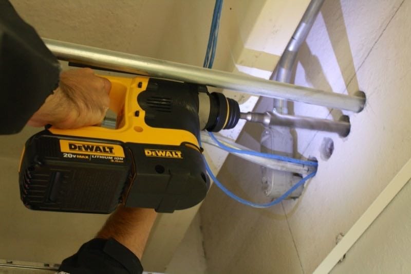 DeWalt DCH213L2 20V Max SDS Rotary Hammer 1-in