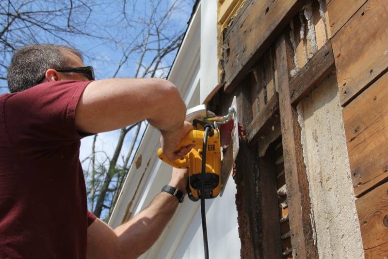 circ saw cutting vertically