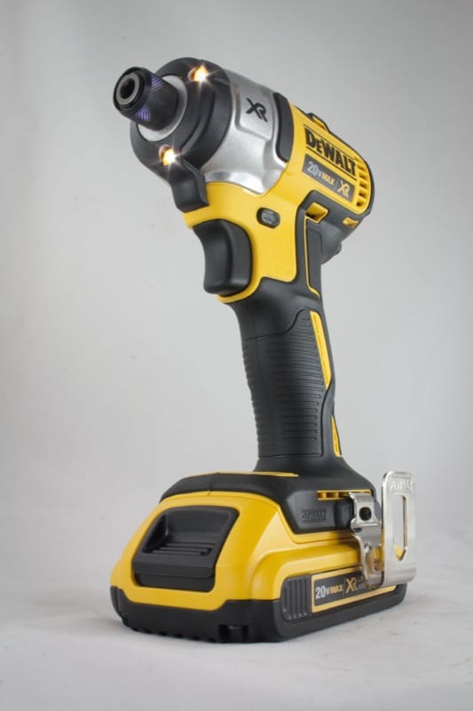 DeWalt DCF886M2 impact hero