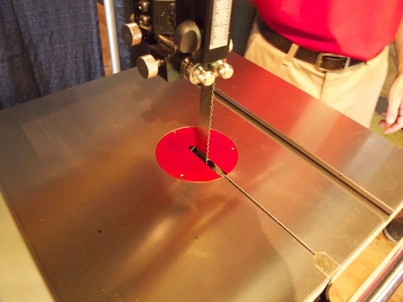 Jet Tools 14โ Steel Frame Bandsaw throat plate