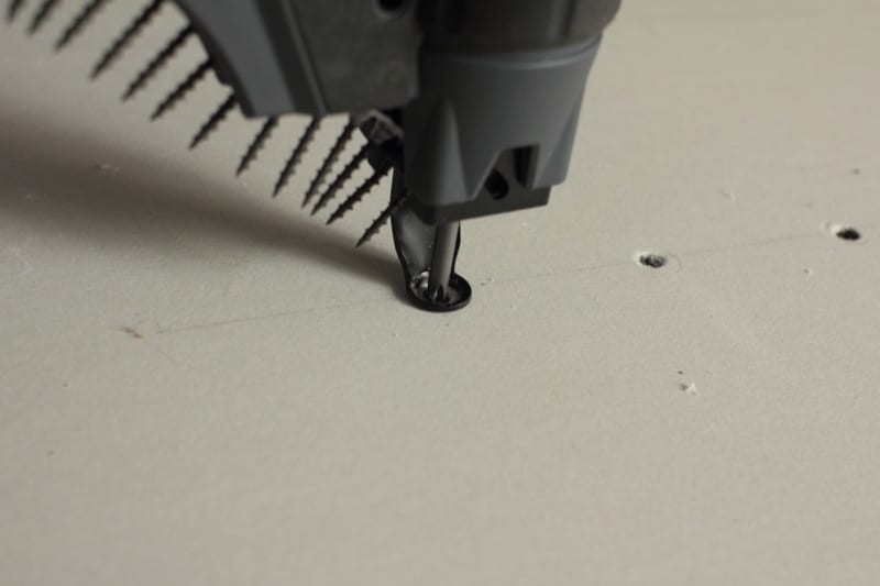 Senco DS212 screwing drywall