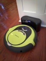 moneual MR6550 vacuum charging