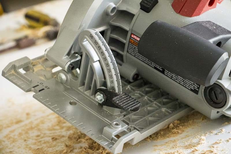 skilsaw SPT67WM sidewinder circular saw magnesium shoe