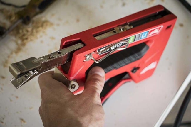 milwaukee staple loading