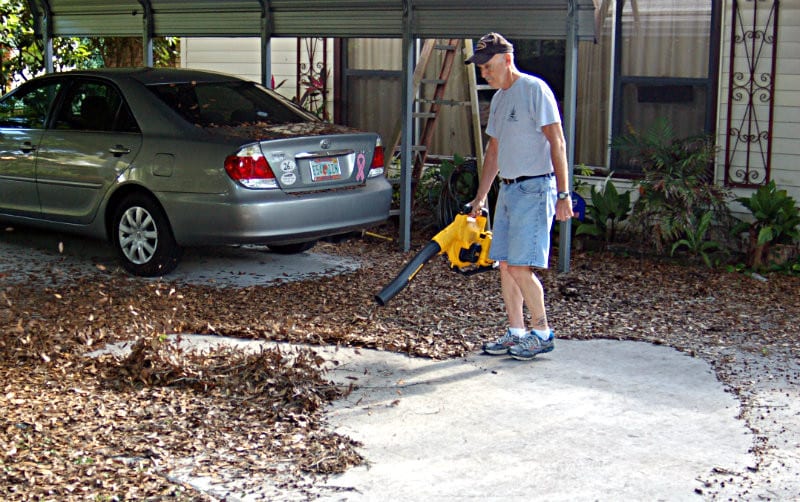 DeWalt 40V Max Blower In Use
