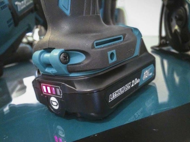 Makita 12V battery LED status
