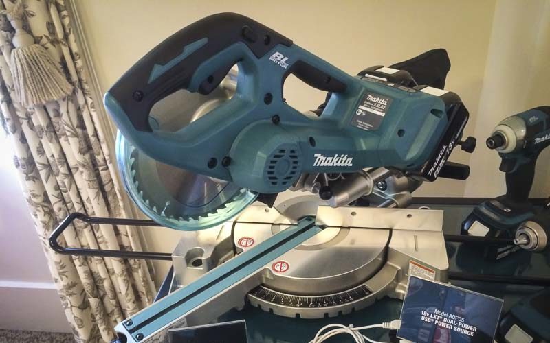 Makita XSL02 36V Cordless 7-1:2 in Sliding Miter Saw