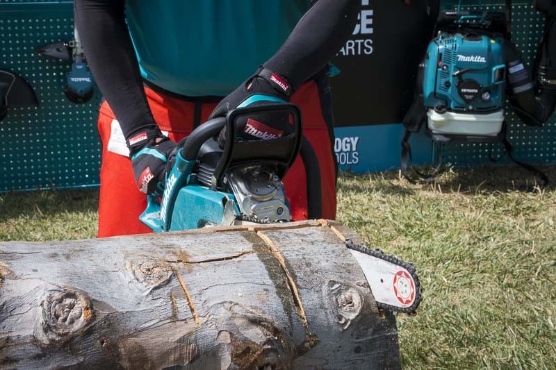Makita chainsaw demo