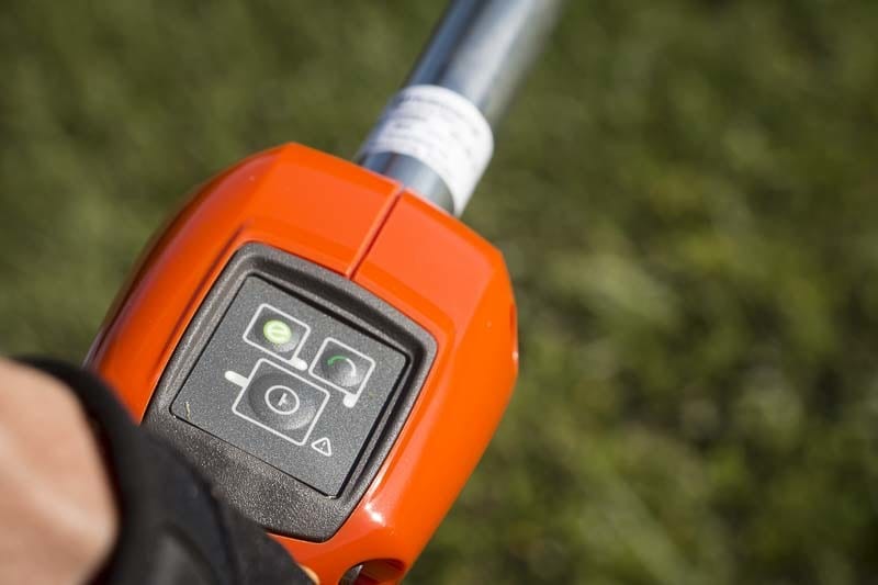 Husqvarna 536LiL 36V string trimmer controls