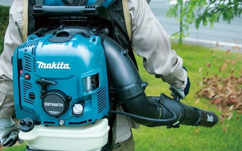 Makita 4-stroke outdoor power tools