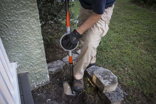 Bosse Shovel digging