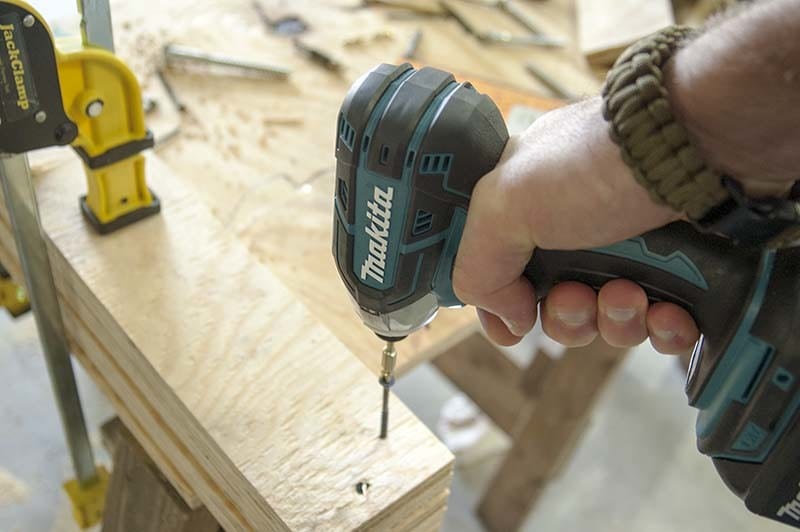 Makita Oil-Impulse Impact Driver Screw Driving