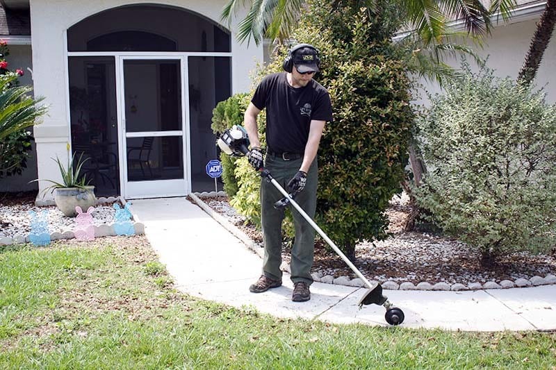 Makita EM2650LH 4-Stroke String Trimmer Edging