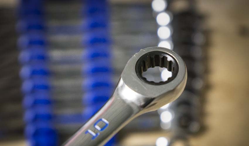 GearWrench ratcheting wrench solo