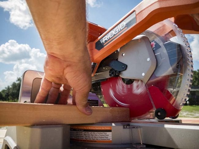 Ridgid MS255SR Miter Saw Action Web