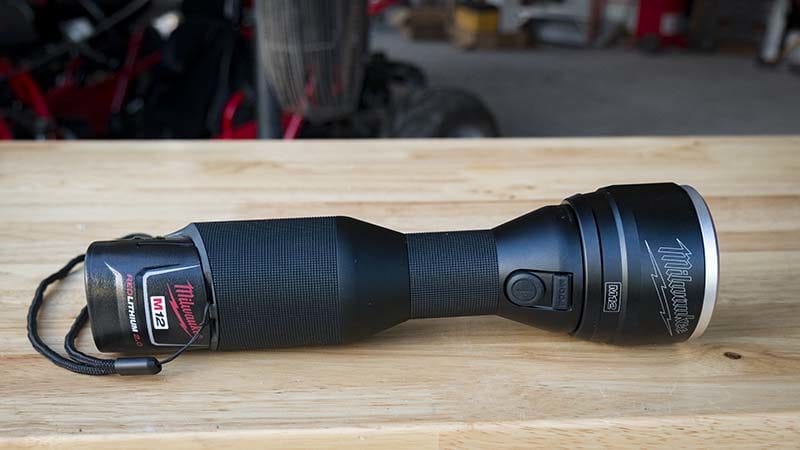 Milwaukee M12 LED Metal Flashlight 04