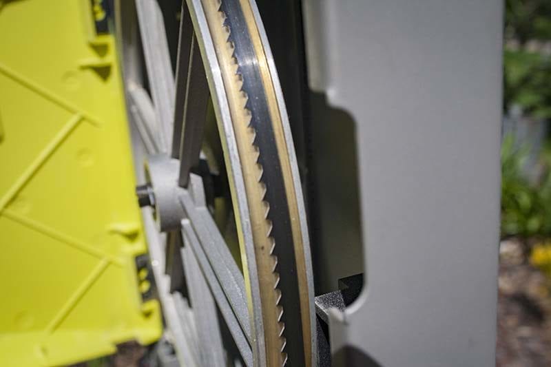 setting the blade tension