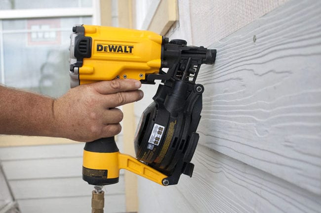 dewalt-dw45rn-coil-roofing-nailer-08