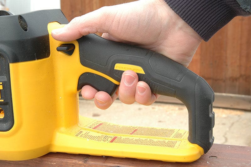 DeWalt FlexVolt Chainsaw 60V Max DCCS670