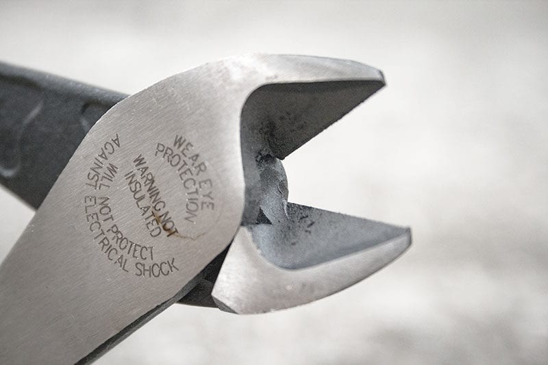 Klein Tools 9-Inch Angled Head Diagonal Cutting Pliers