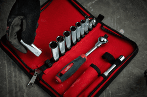 Milwaukee 12-Piece Ratchet and Socket Set