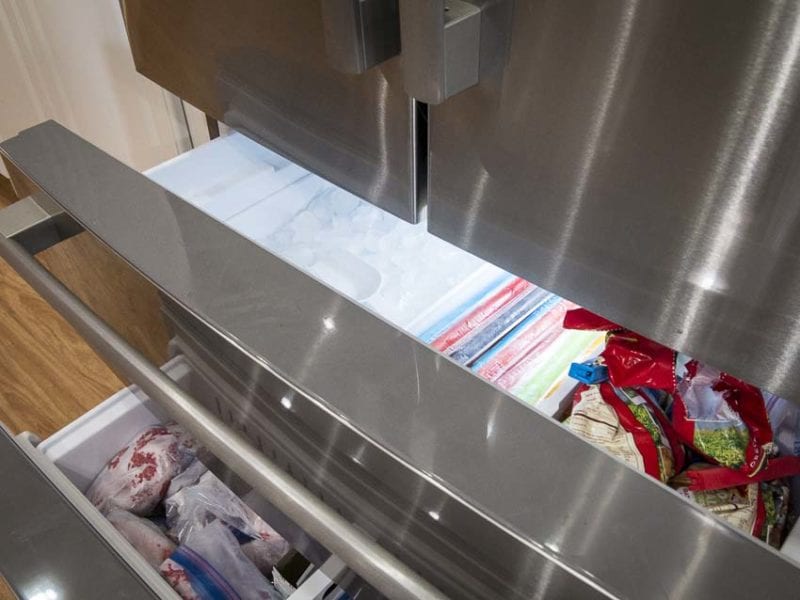 Bosch B21CL81SNS Bottom Freezer drawers