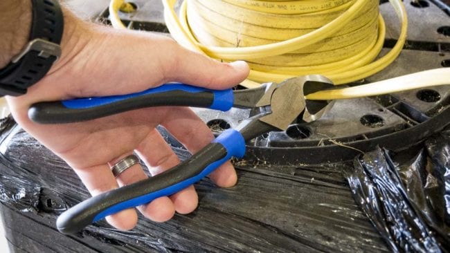 Klein Tools 9-Inch Journeyman Diagonal-Cutting Pliers