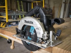 Makita Sub-Compact Circular Saw Review: 6-1/2" XSH04