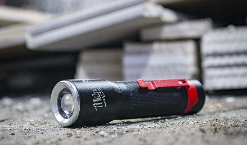 Milwaukee 325-Lumen Focusing Flashlight