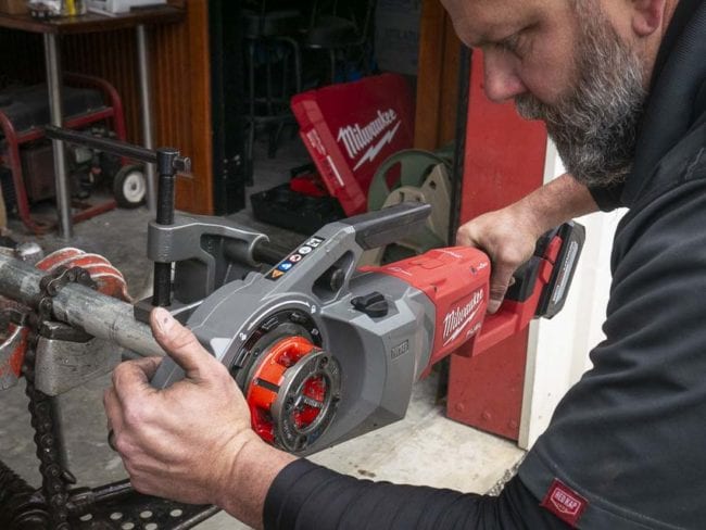 Milwaukee M18 Fuel cordless pipe threader