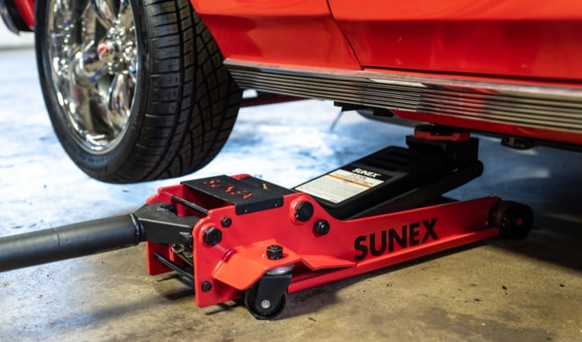 How TO Use A Floor Jack Safely