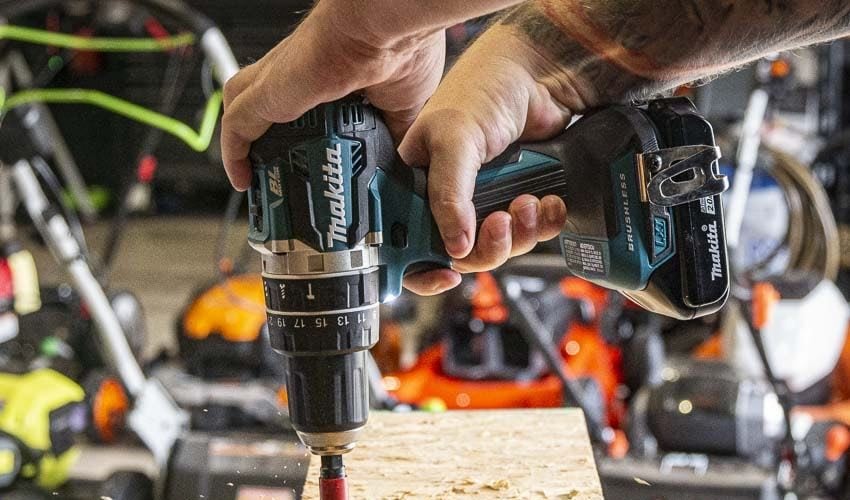 Makita XPH12