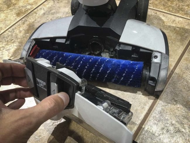 Hoover Blade vacuum roller brush change