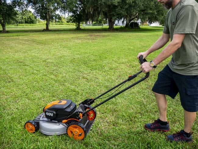 Worx 2 x 20V Battery-Powered Lawn Mower