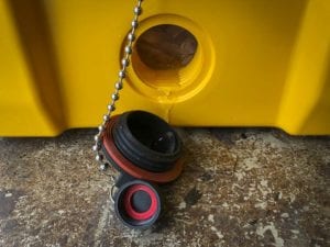 Dewalt 65-quart large drain plug