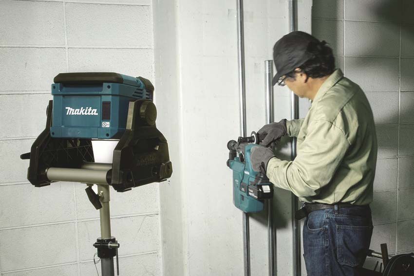 Makita Cordless/Corded Work Light DML811