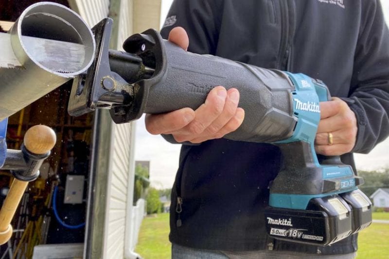 Best Cordless Reciprocating Saw Head-to-Head Review - Makita XRJ06 Metal Cutting