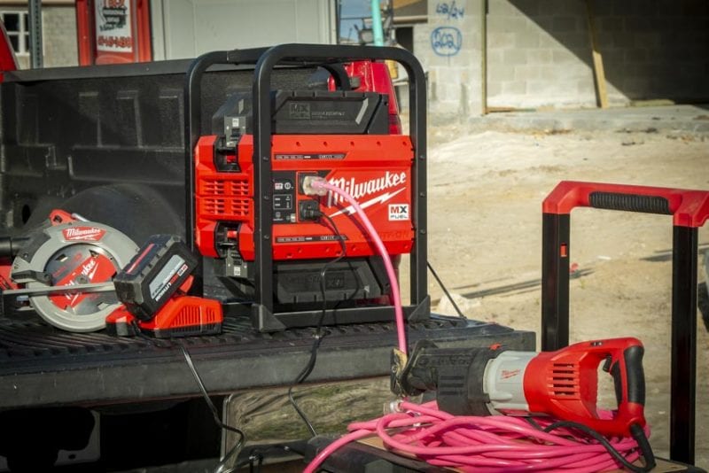 Milwaukee MX FUEL Power Supply corded tool Milwaukee MX FUEL Carry-On 1800W Power Supply Inverter Review