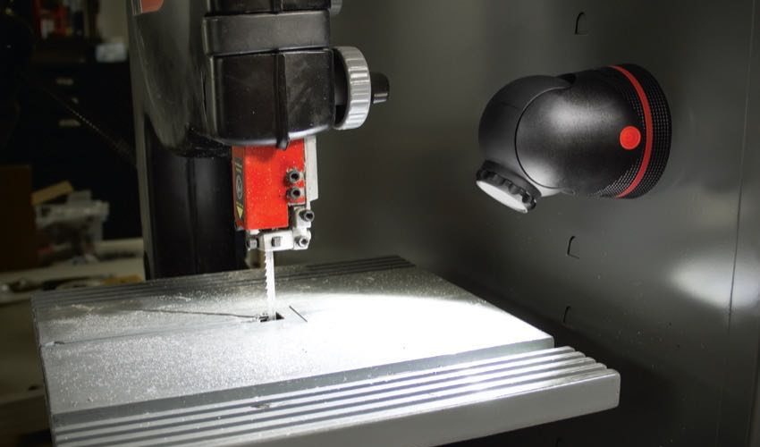 Coast PM500R Magnetic Worklight with Dual Power