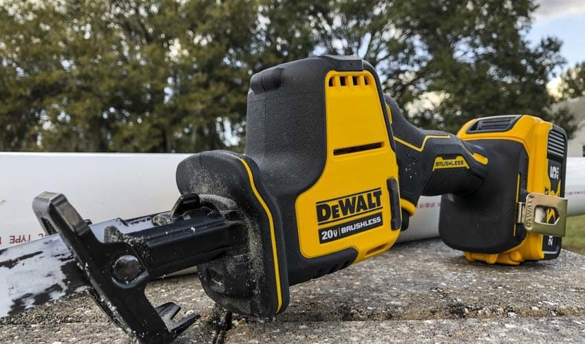 DeWalt Atomic One-Hand Reciprocating Saw