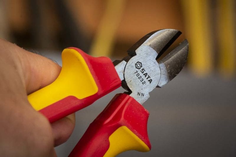 insulated side cutters