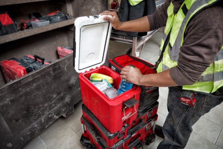 MIlwaukee PackOut Compact Cooler