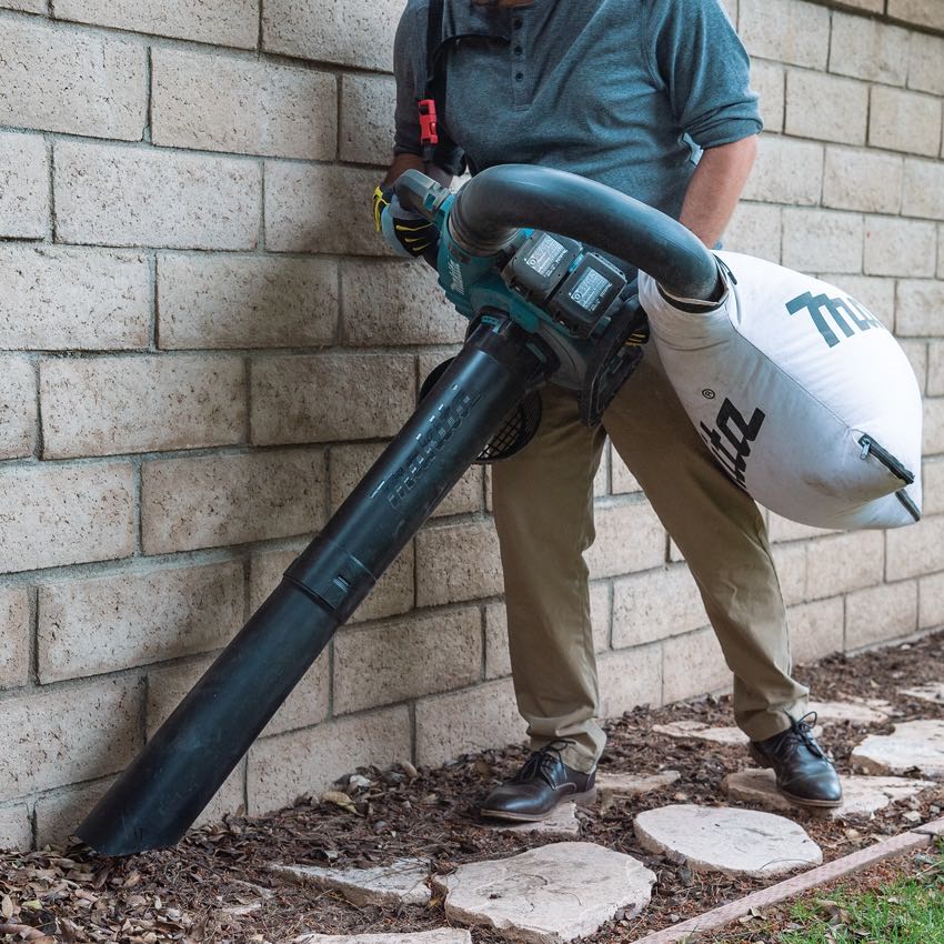 Makita XBU04 Cordless Blower Mulcher