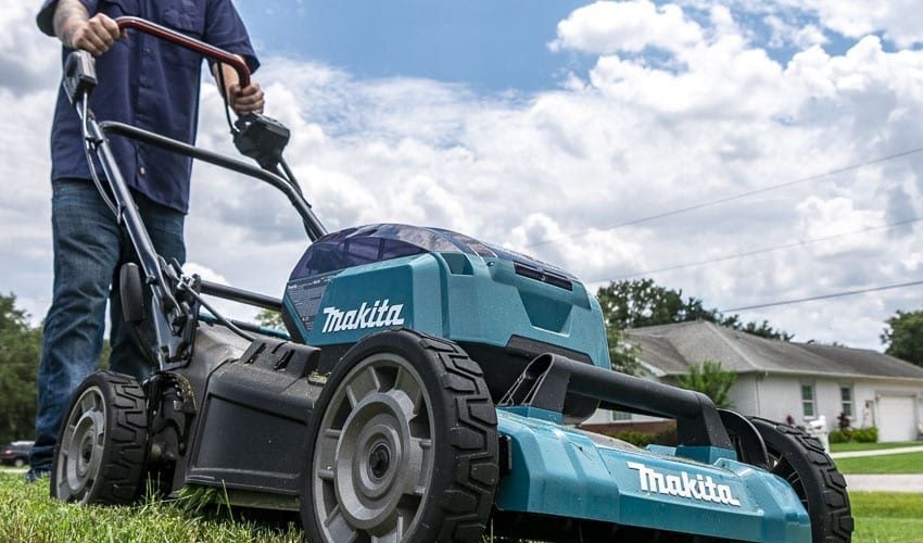 Makita XML08 mower future OPE