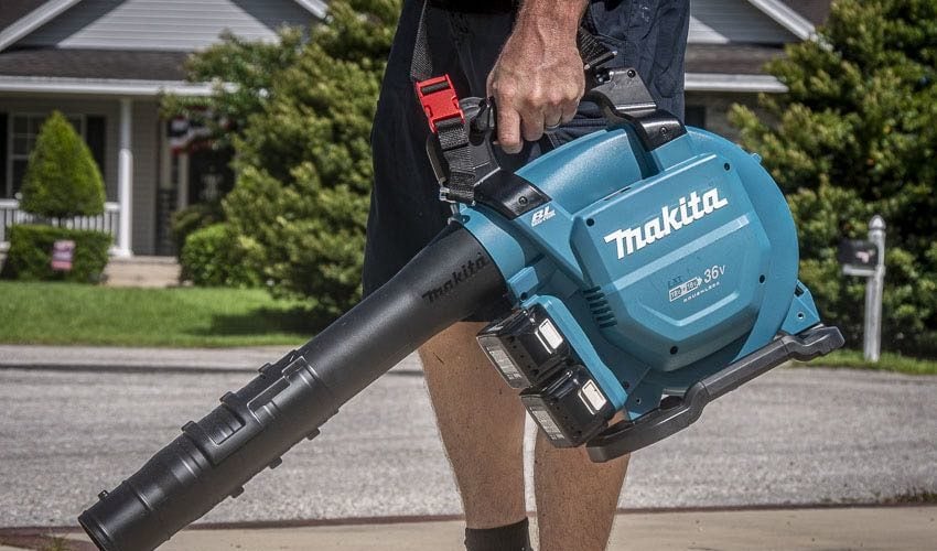 Makita XBU04 18V X2 Cordless Blower Mulcher Review