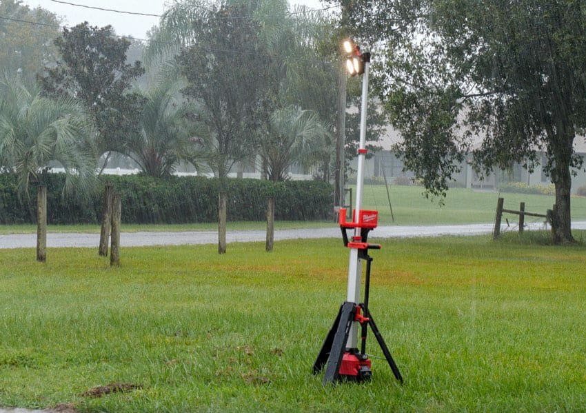 Milwaukee M18 Rocket Tower Light Charger